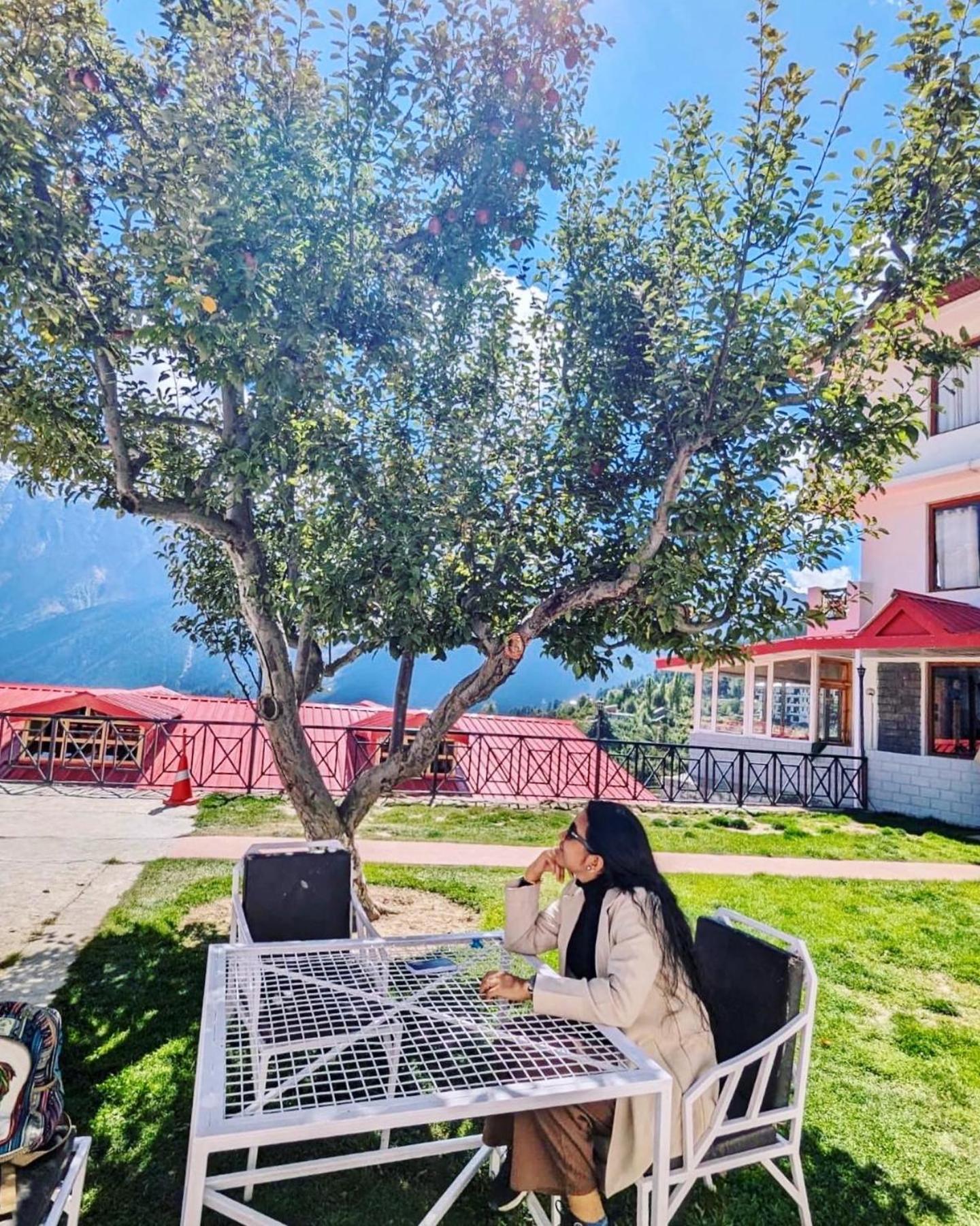 Hotel Rollingrang Kalpa Exteriör bild